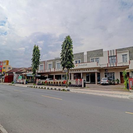 Oyo 90347 Hotel Srikandi Syariah Tasikmalaya Exterior foto