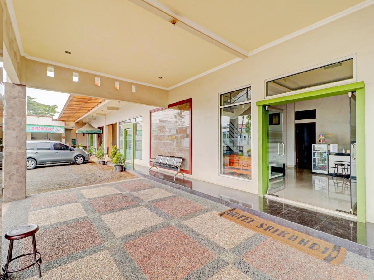 Oyo 90347 Hotel Srikandi Syariah Tasikmalaya Exterior foto