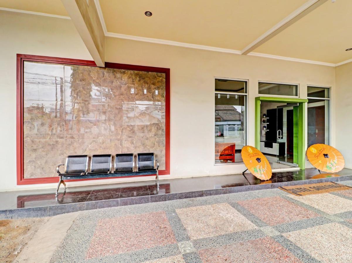 Oyo 90347 Hotel Srikandi Syariah Tasikmalaya Exterior foto