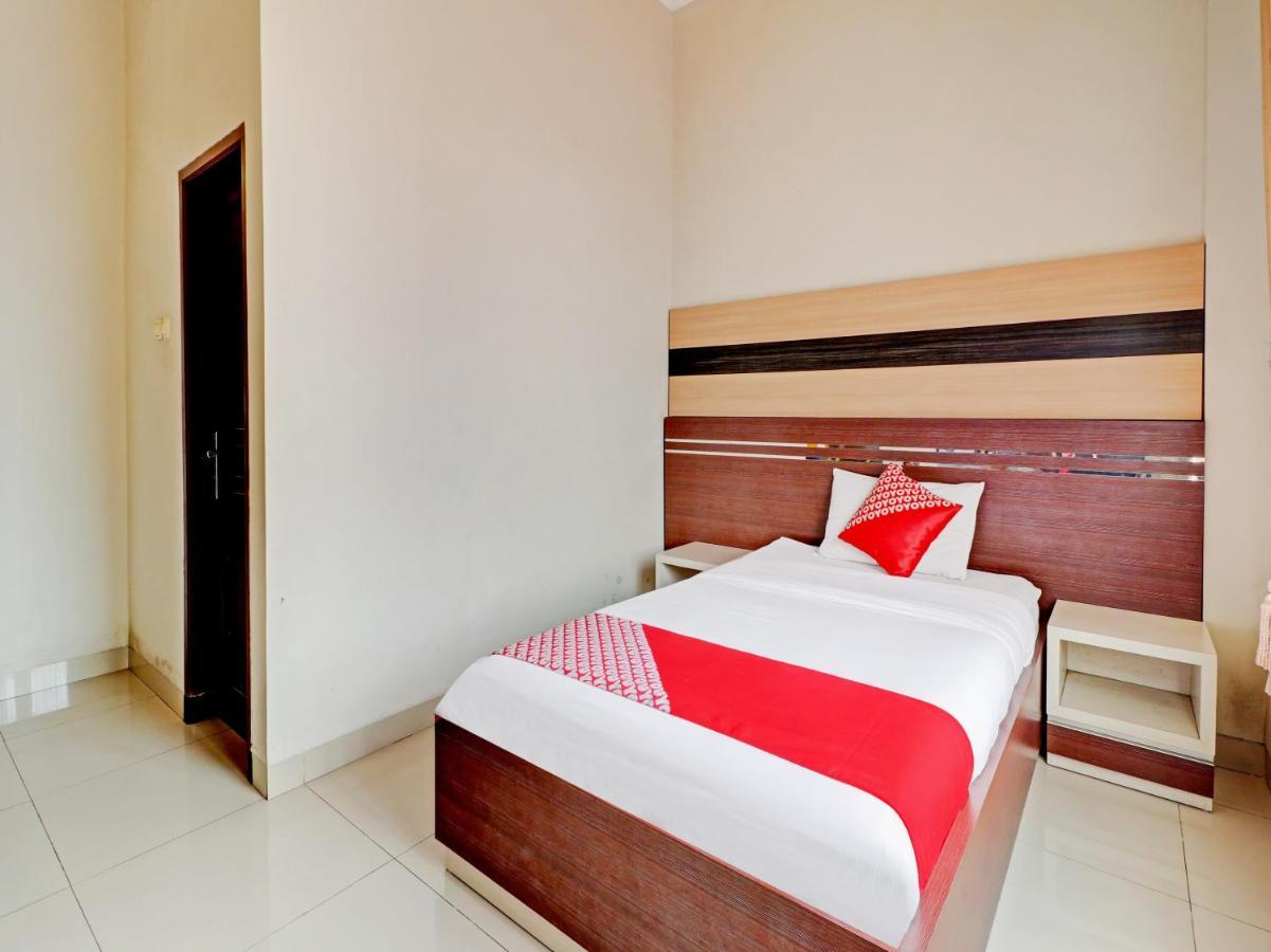 Oyo 90347 Hotel Srikandi Syariah Tasikmalaya Exterior foto